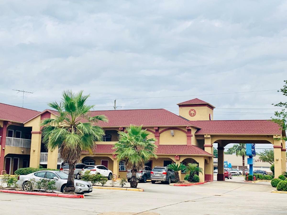 Camelot Inn & Suites Houston Exterior photo